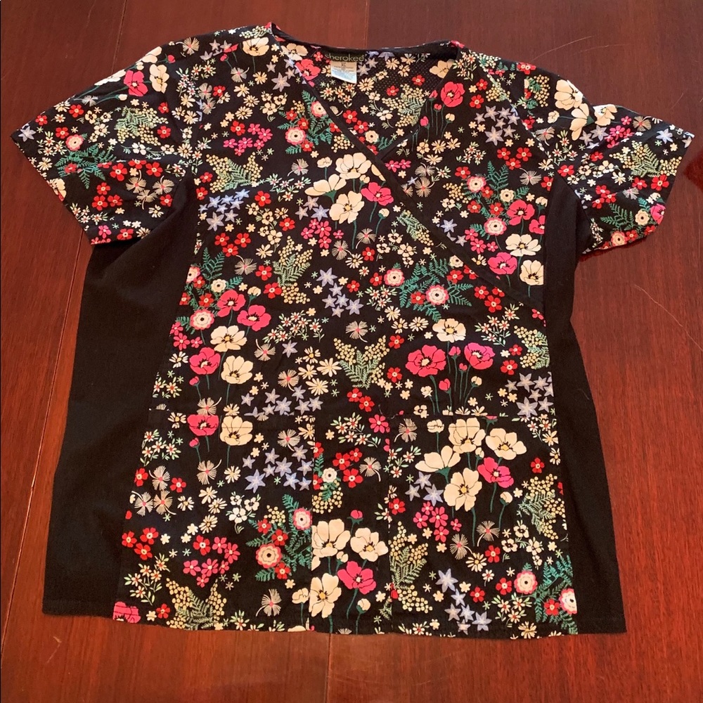 Cherokee Infinity Scrub Top